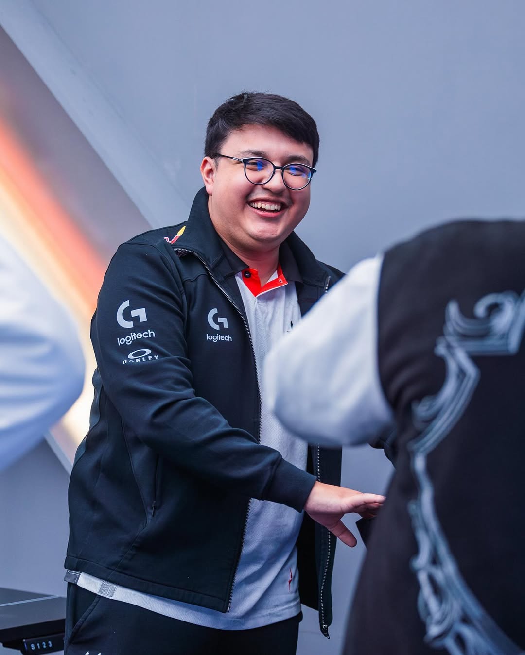 CS2官方发布赛后数据，表现引争议