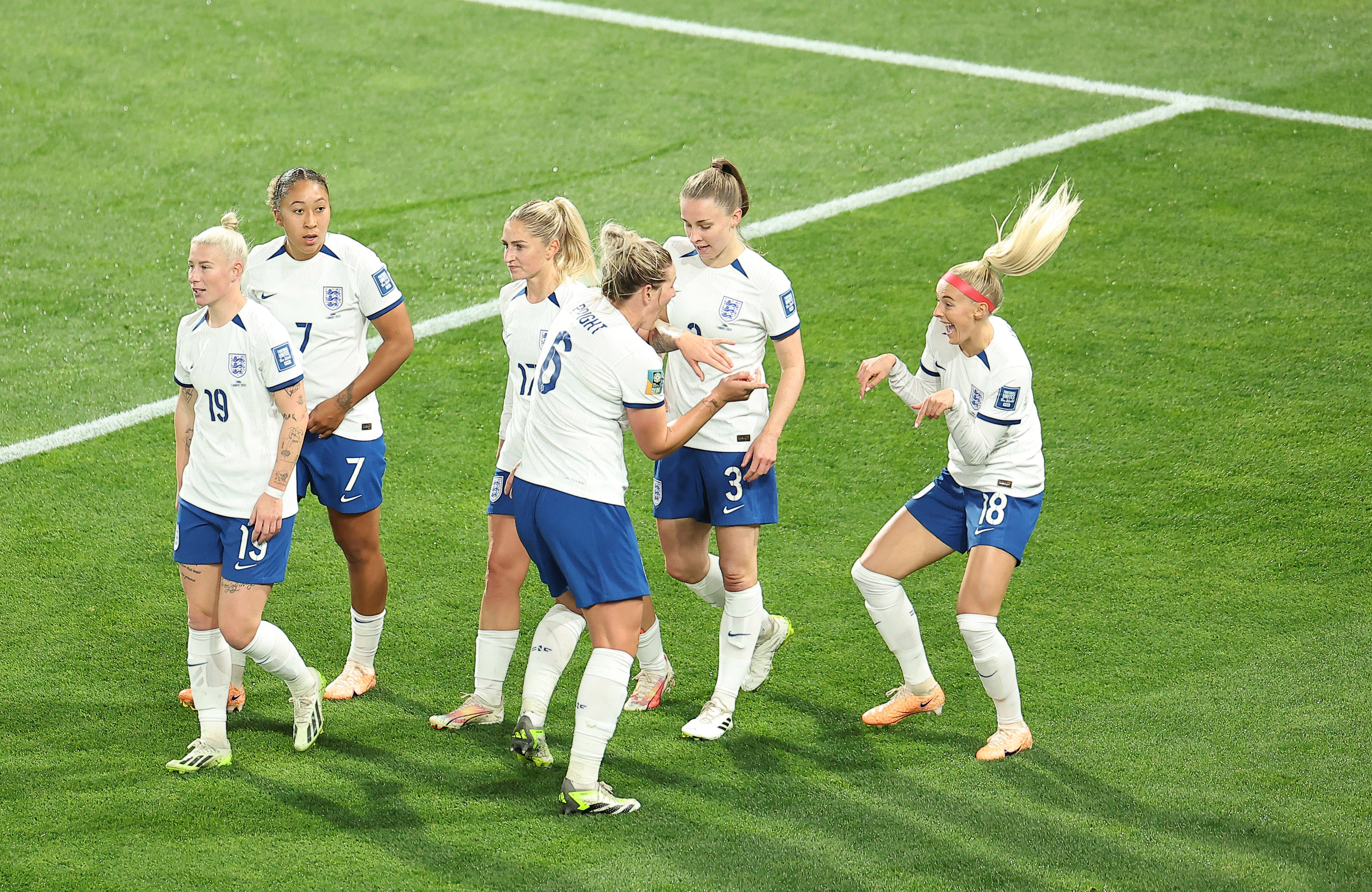 韩国队轻取丹麦队，黄鸭组合状态火热的简单介绍