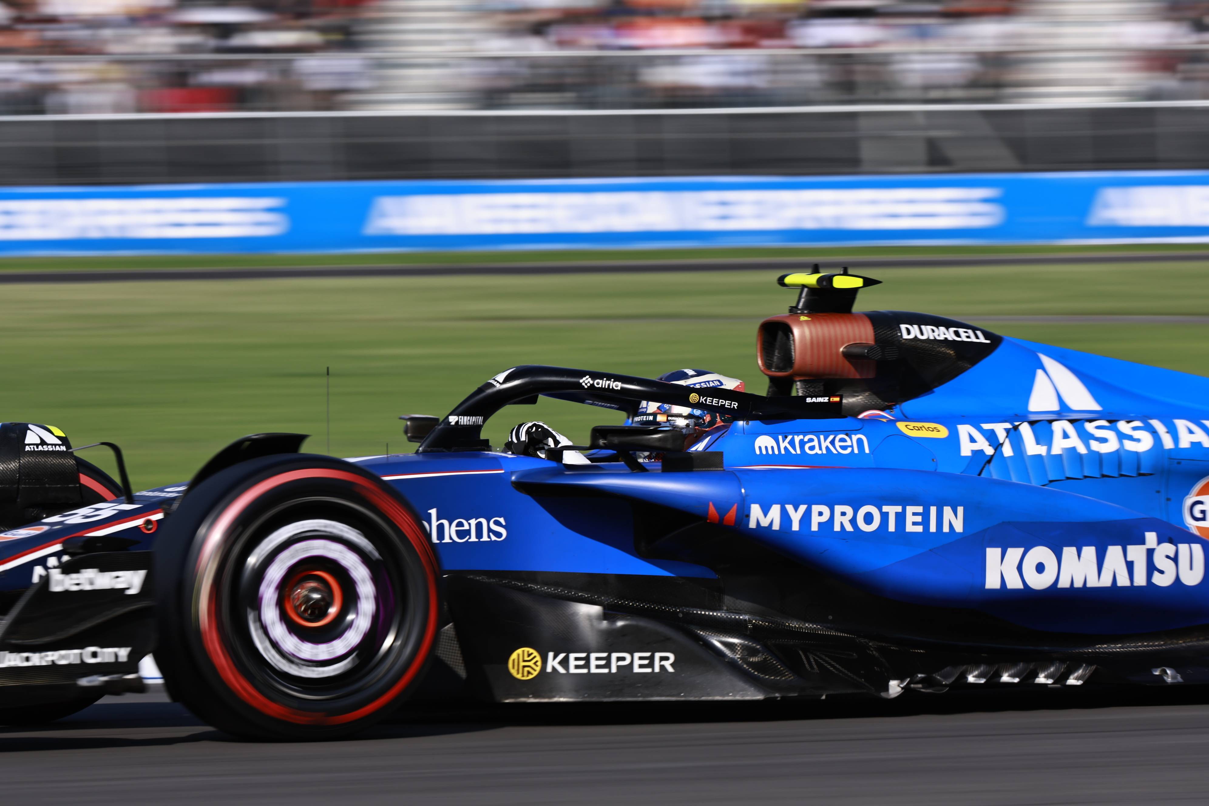 法拉利逆转威廉姆斯，皮亚斯特里惊艳四座