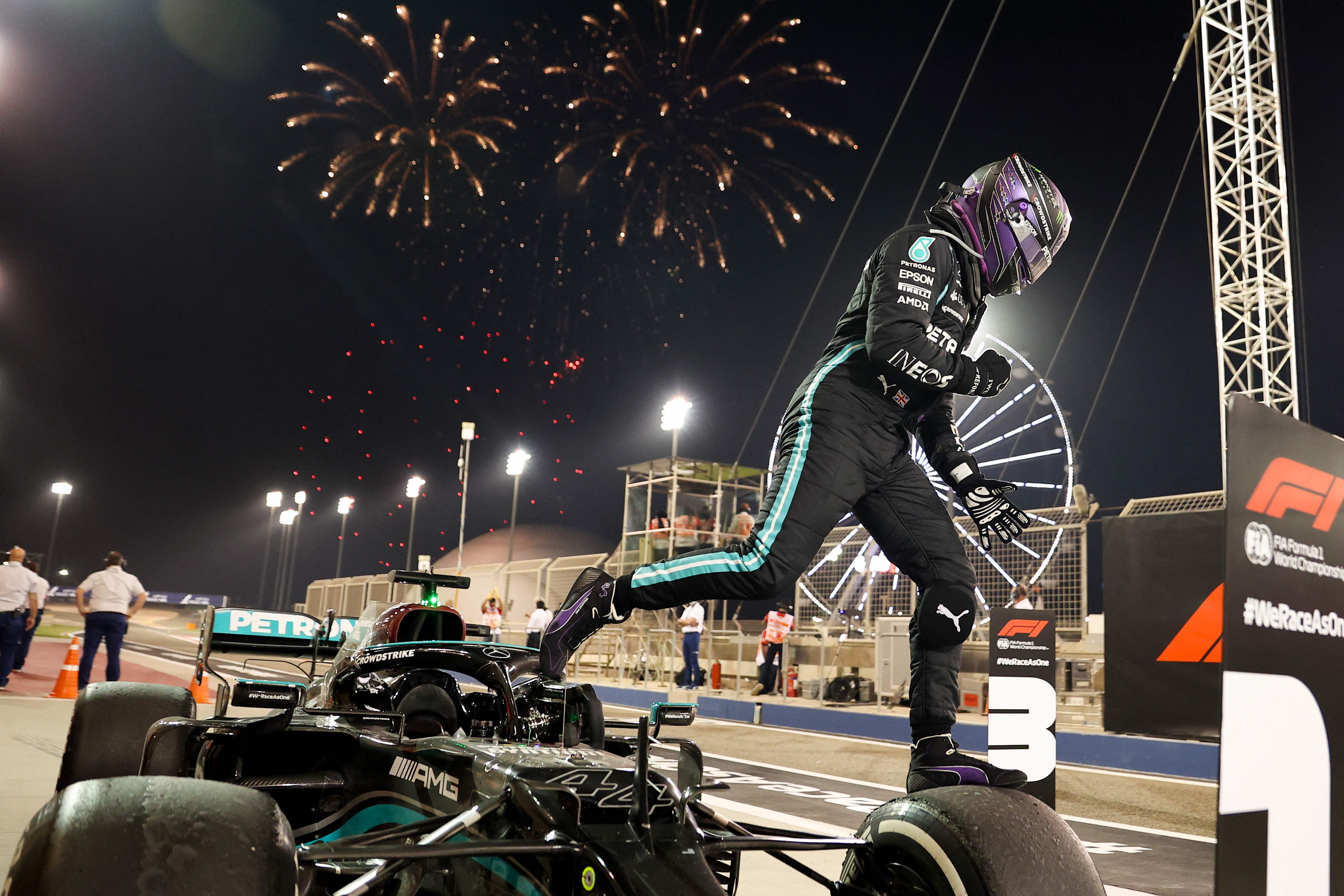 梅赛德斯险胜哈斯车队，汉密尔顿状态火热