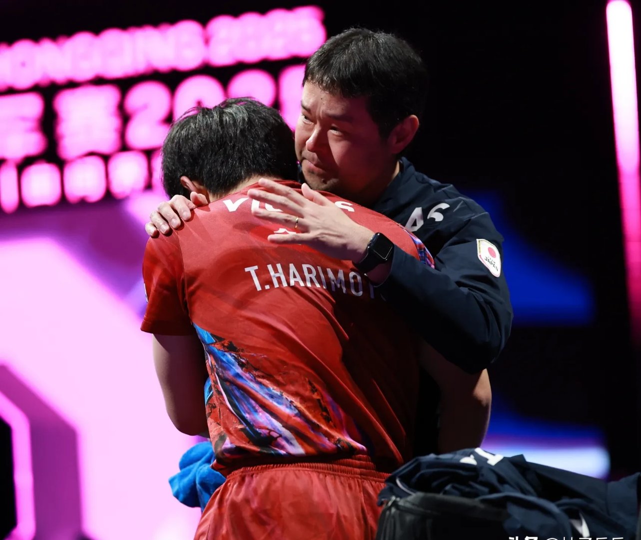 德国队完胜日本队，张本智和点燃赛场