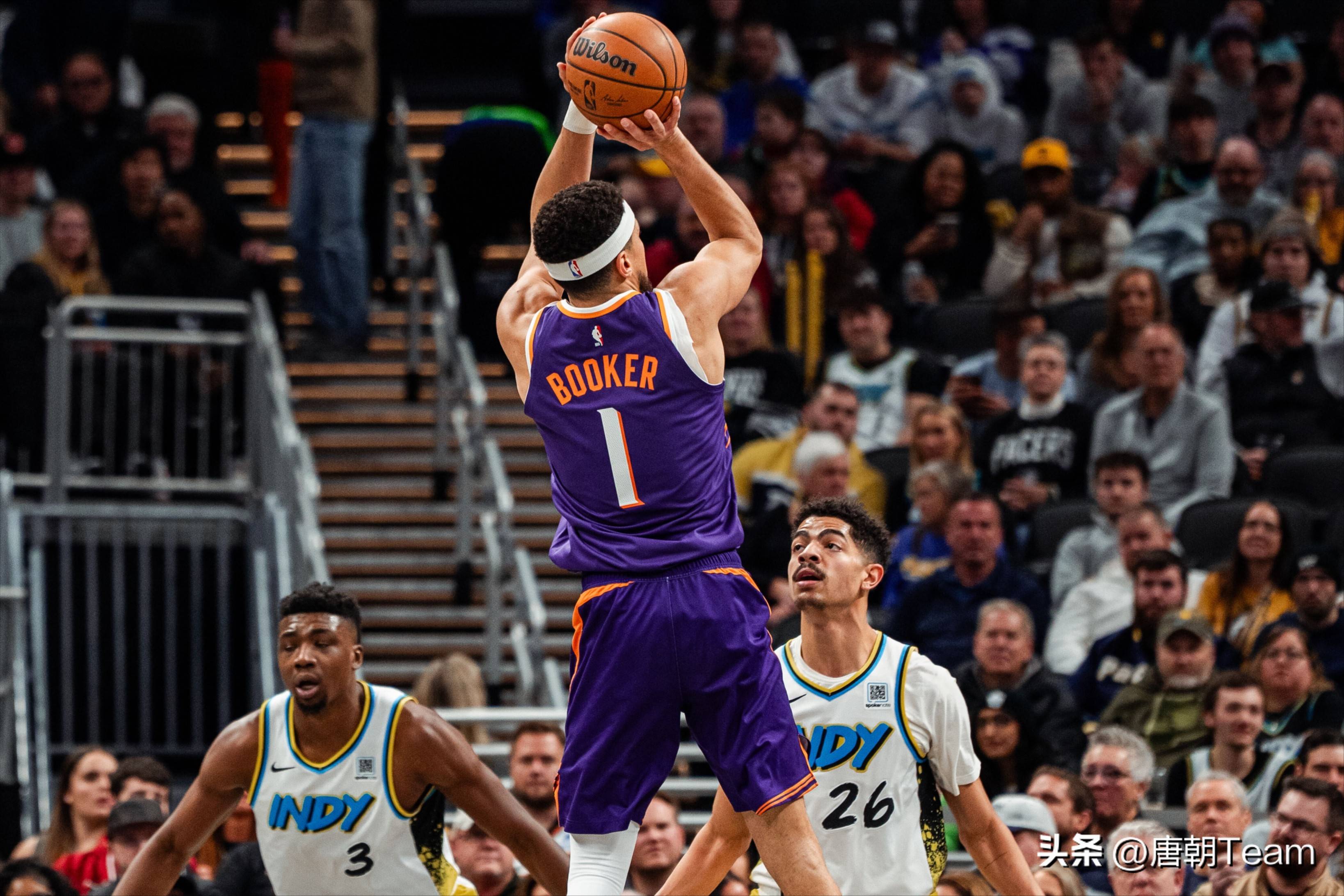 步行者逆转天津队，布克惊艳四座