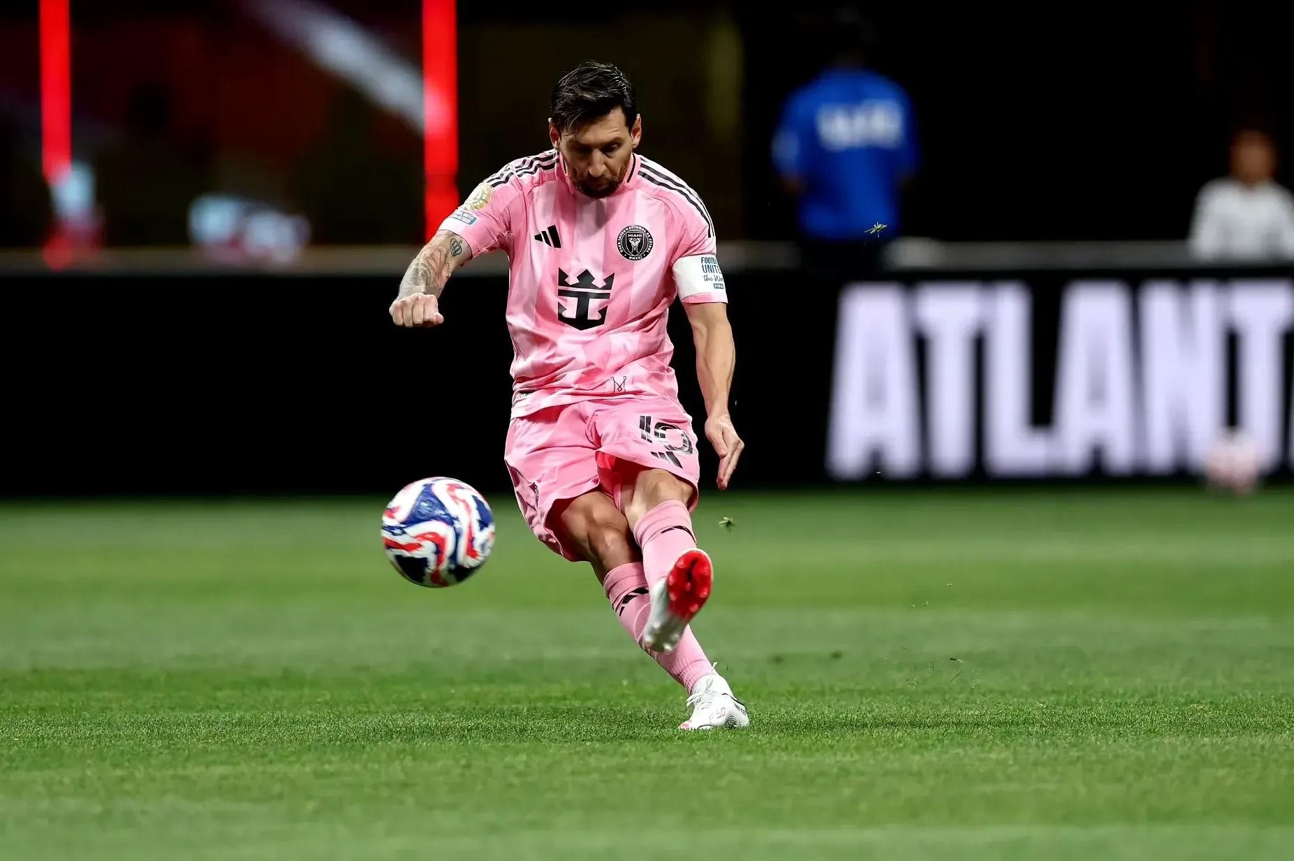 荷兰力克塞内加尔，梅西刷新纪录