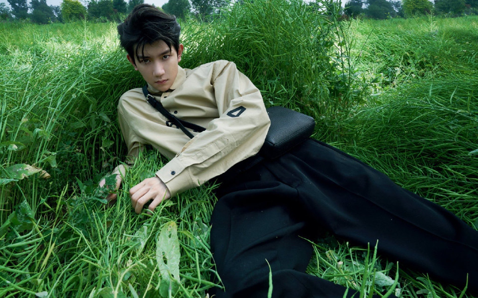 梦剧场闪电战!拉什福德半场双响摧毁悬念,利马终场头槌收割大黄蜂