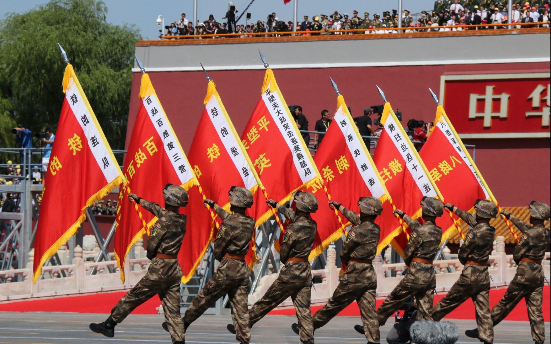 完美谢幕与无情终场，浓眉54+20的史诗夜晚为何沦为悲壮注脚？